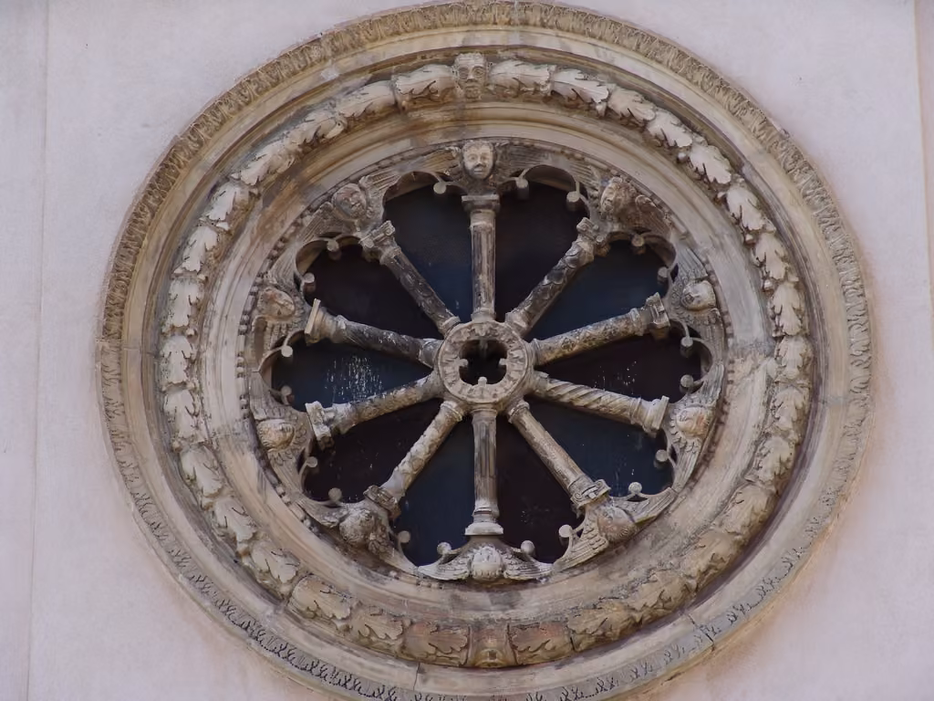 Spazi esterni e dintorni della Guest House Casa Madonna a Lama dei Peligni